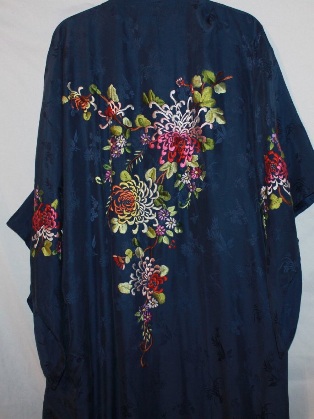 Vintage Chines Style Embroidered Kimono Robe